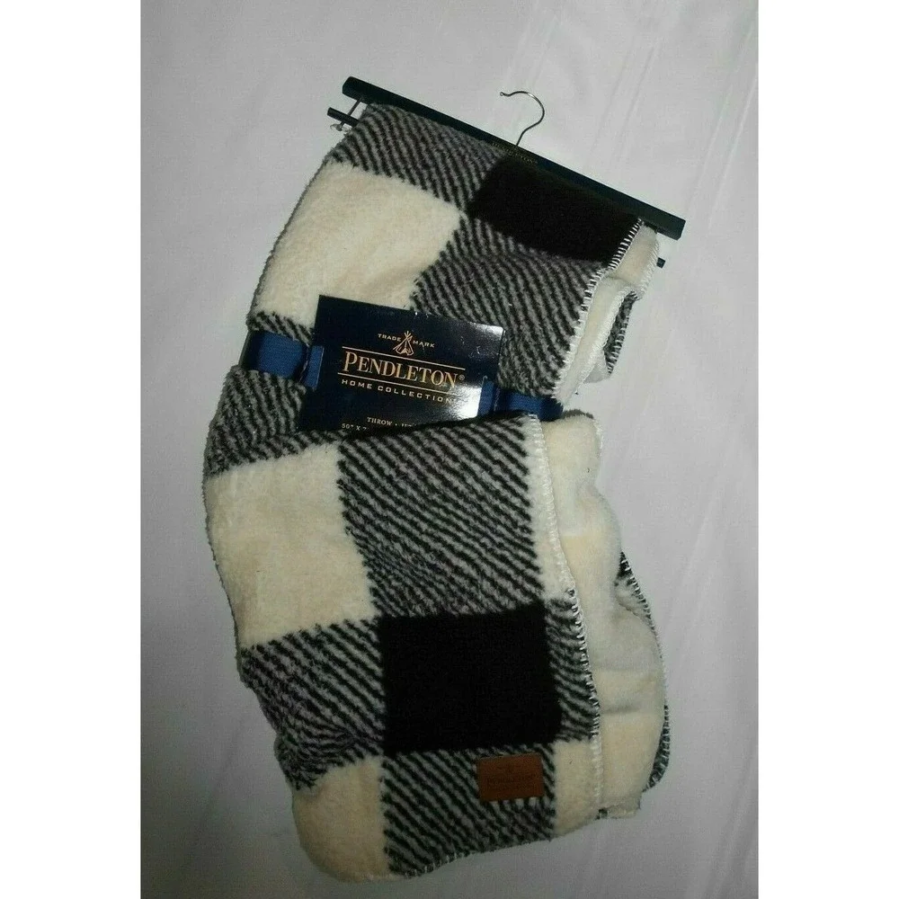 Pendleton Black Plaid Sherpa to Fleece‎ reversible Blanket throw 50 x 70 nwt